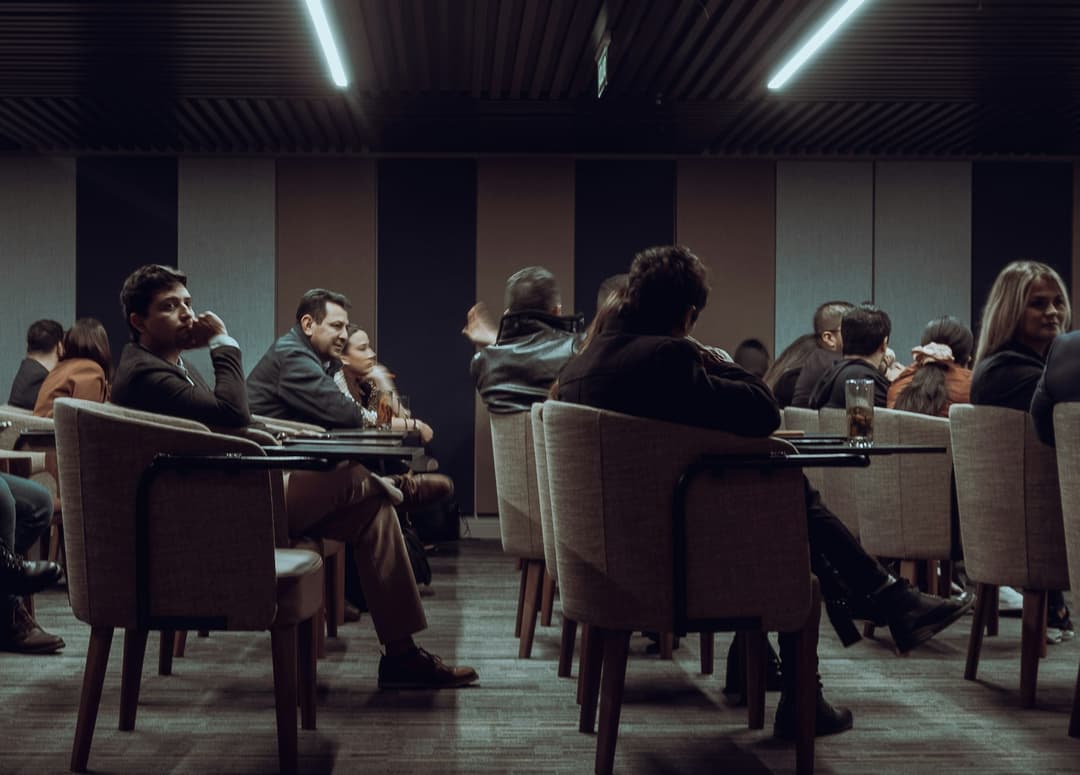 Profissionais em reunião